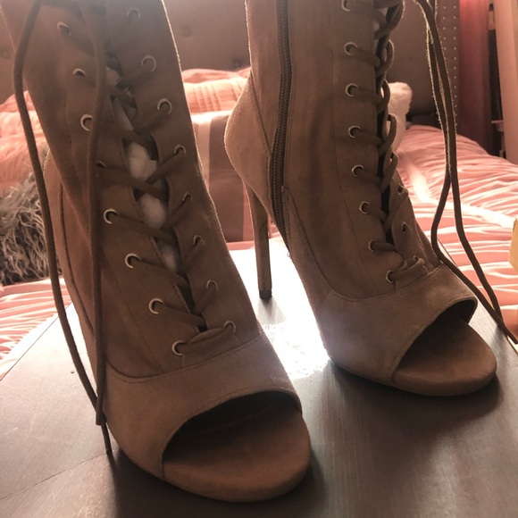 Vince Camuto open toe booties with box - Picture 2 of 5